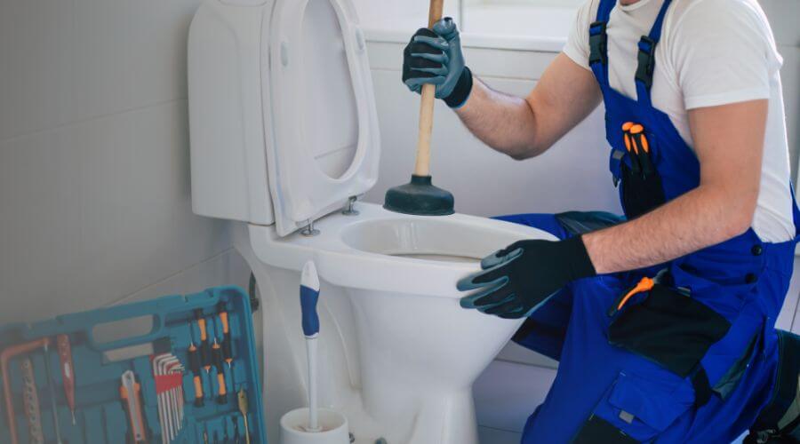 Professional expert plumbing services in Earth, TX